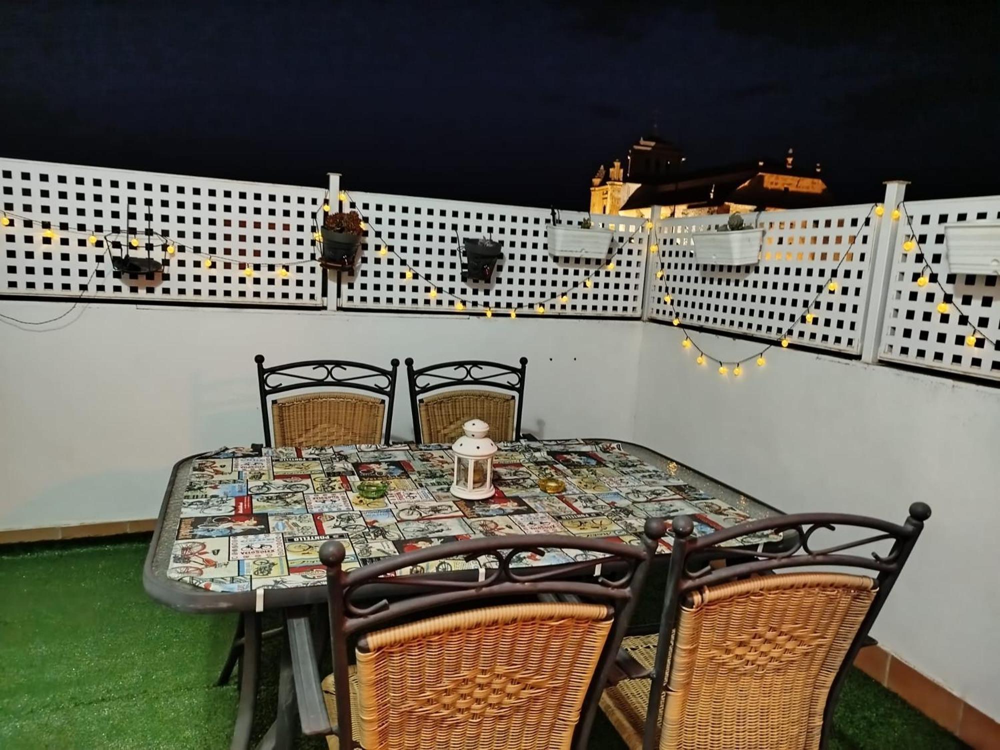 El Akito, Apartment